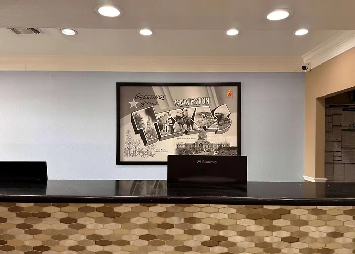 Super 8 By Wyndham Galveston