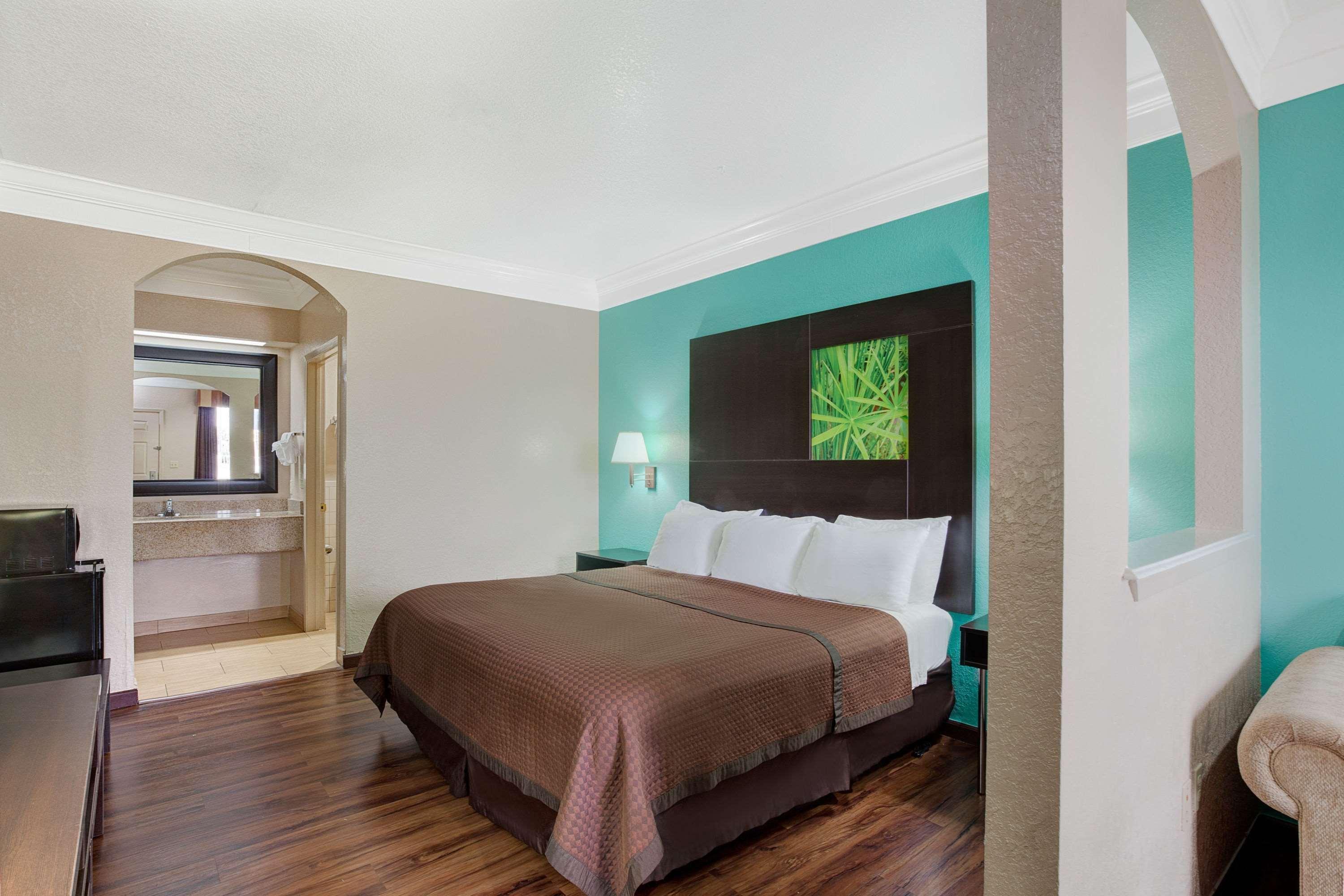 Super 8 By Wyndham 2*