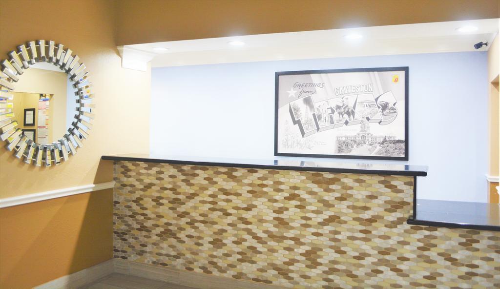 Hotel Super 8 By Wyndham Galveston