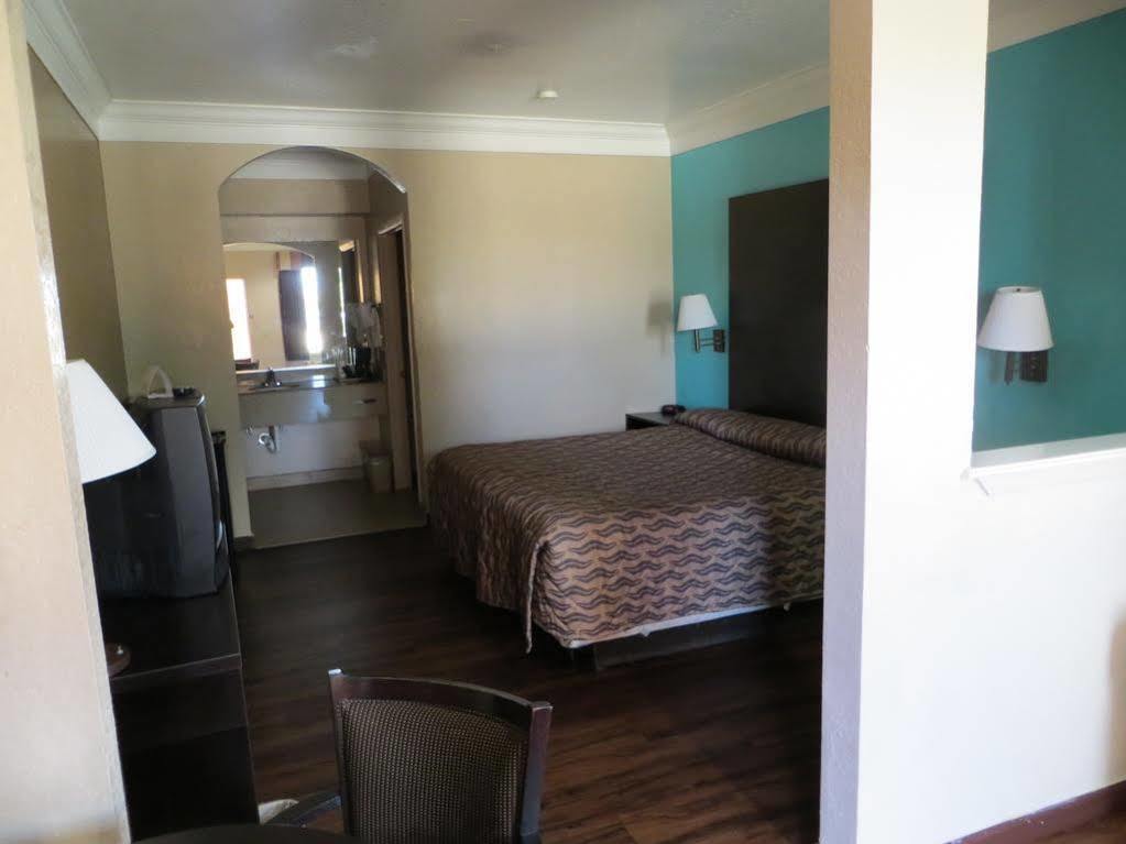 Hotel Super 8 By Wyndham 2*
