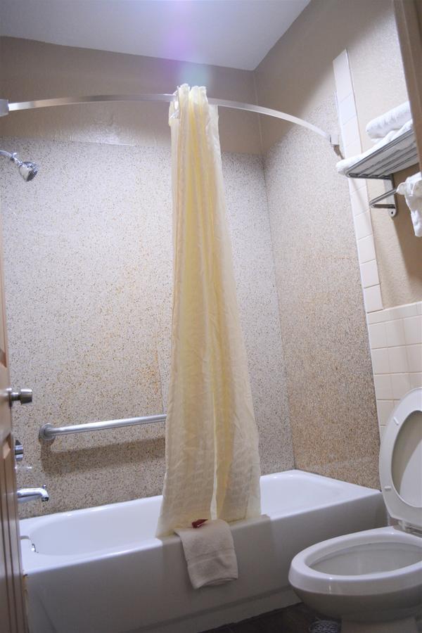 Hotel Super 8 By Wyndham Galveston